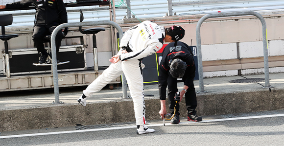 地面の温度を何回も測っているよ？